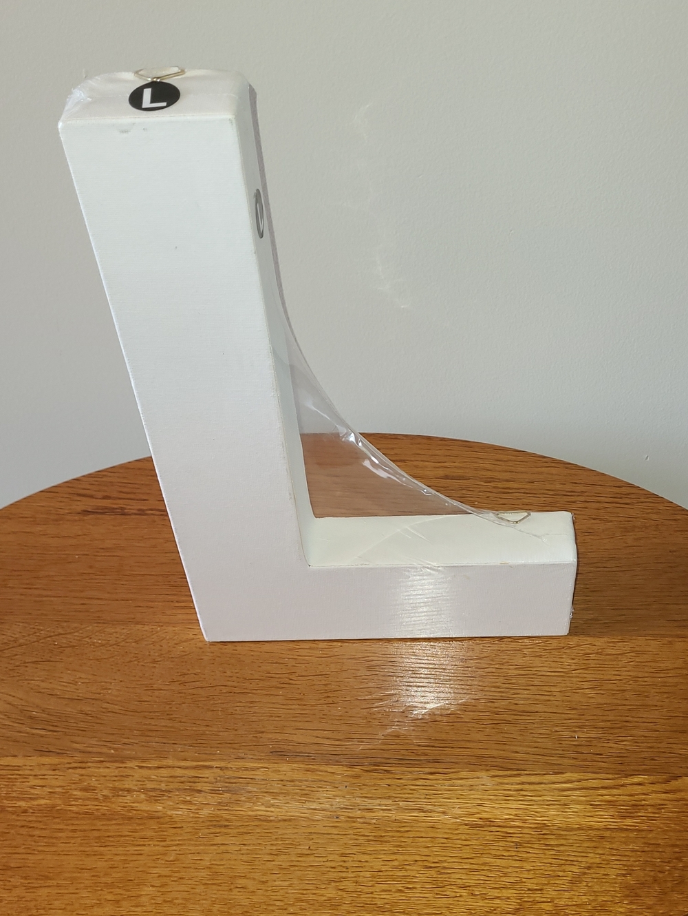 White Letter 'L' Accent Canvas